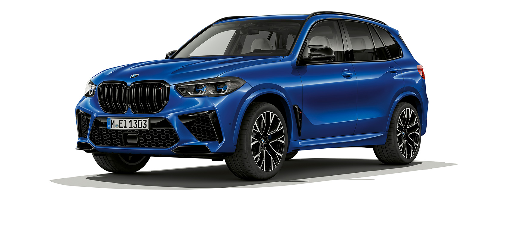 BMW X5 M Competition F95 2020 SUV Marina Bay Blue metalizado, vista de tres cuartos del frontal